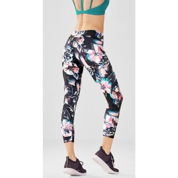 Fabletics Mid-Rise Printed Powerlite Capri Size S - Picture 2 of 13